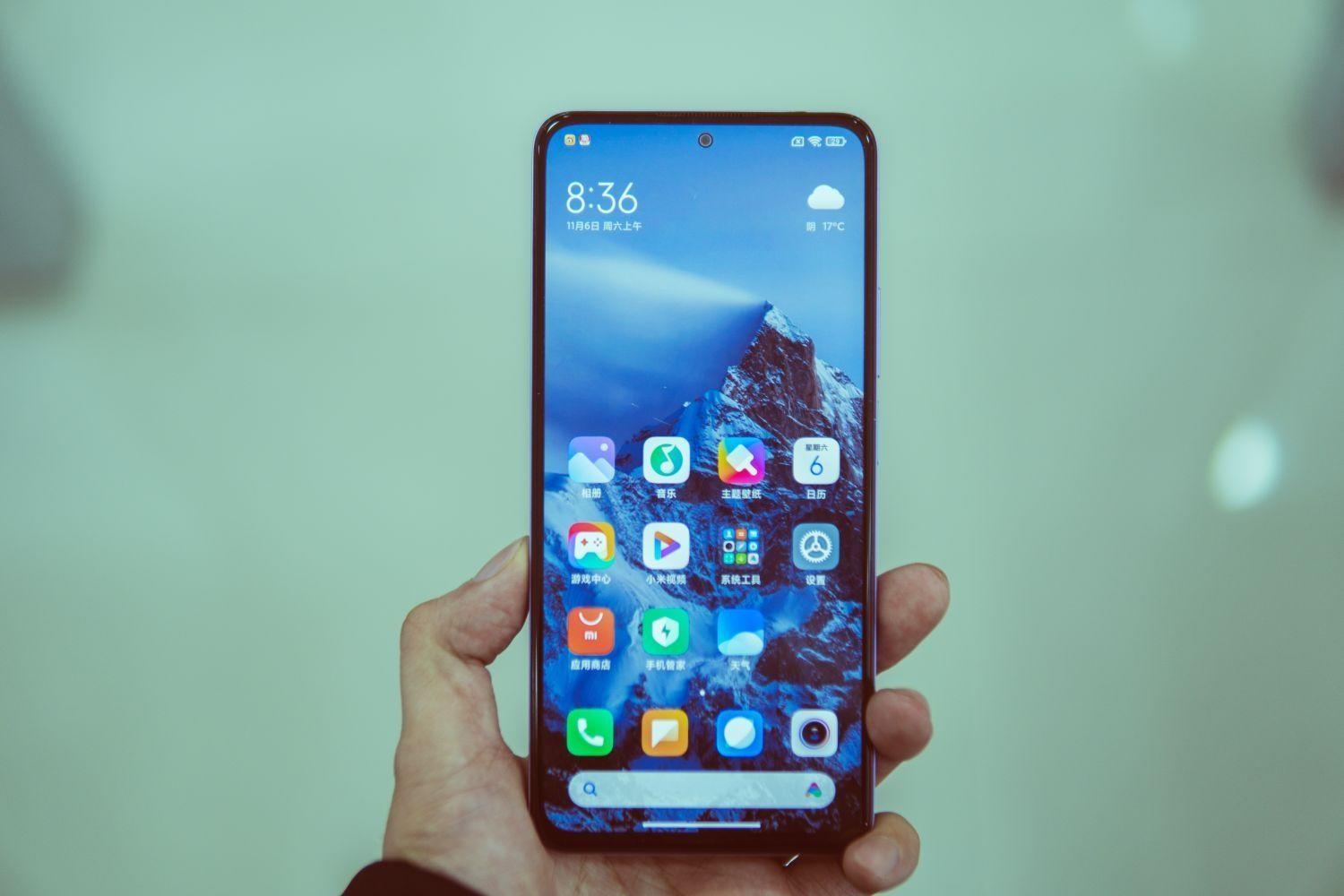 Redmi Note11 Pro 手感舒适、性能足以应付